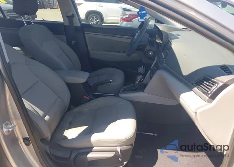 2017 Hyundai Elantra Se z USA, uszkodzony, nr VIN 5NPD84LF9HH075991